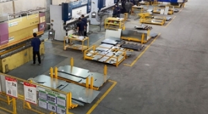 通讯机柜钣金加工过程中,钣金厂如何实现通风散热与结构强度兼顾?